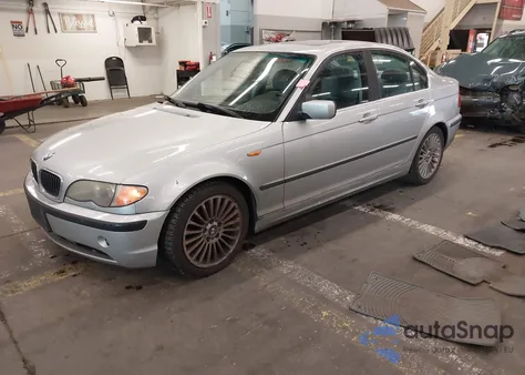 2002 BMW 330I z USA, uszkodzony, nr VIN WBAEV534X2KM17939